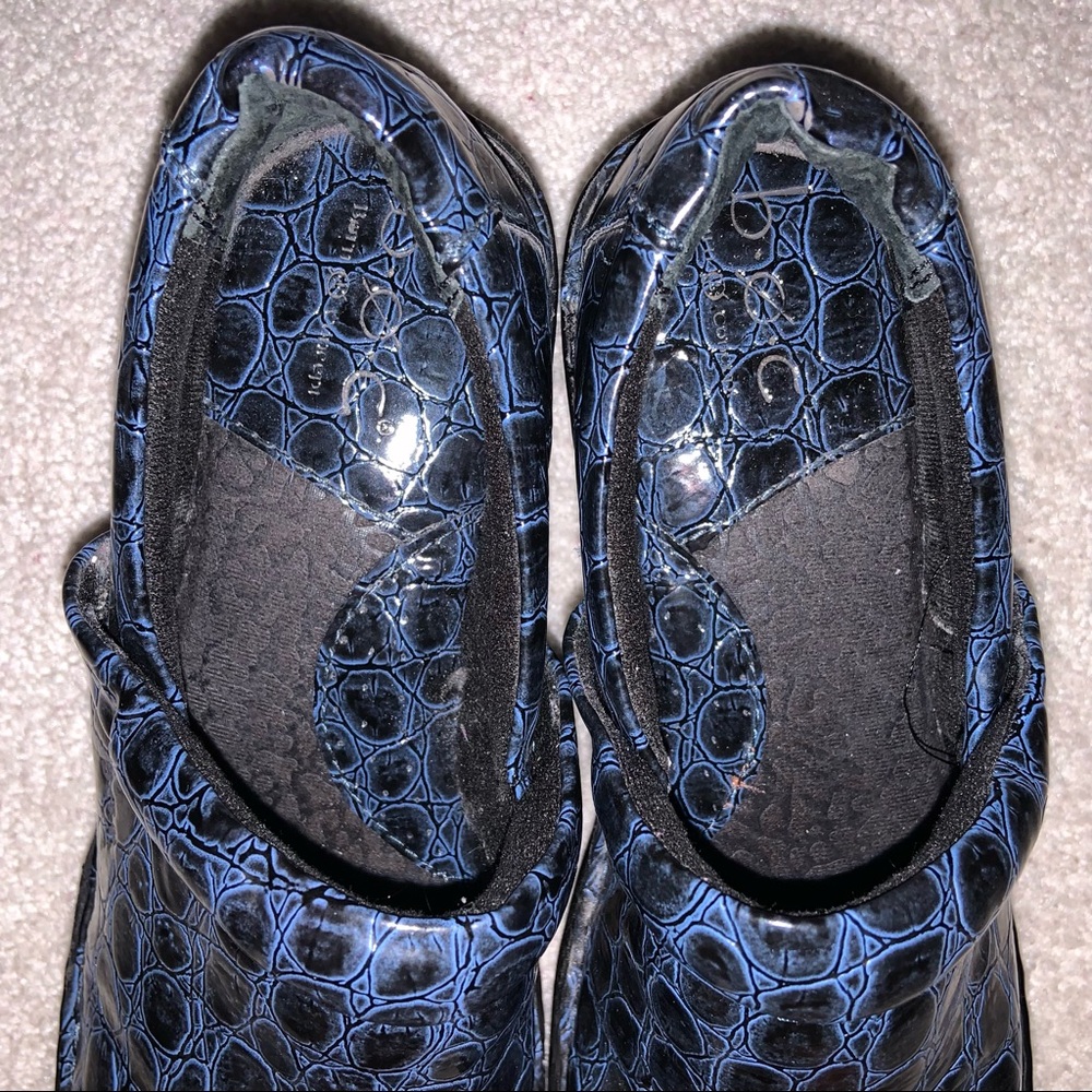 Croc Print Clogs - Picture 8 of 8